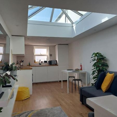 1 Bedroom Modern Duplex Southampton Bagian luar foto