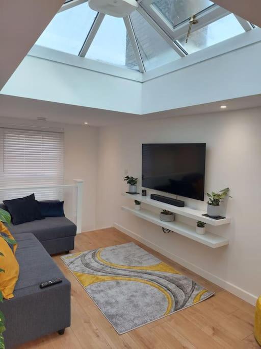 1 Bedroom Modern Duplex Southampton Bagian luar foto